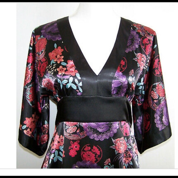 Bisou Bisou Tops - Asian inspired kimono by Bisou Bisou s/m